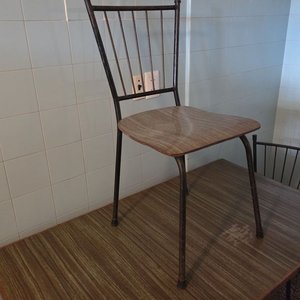 Juego de Comedor Diario: Mesa y 4 Sillas de Hierro y Madera - imagen 3