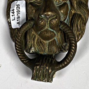 Llamador de Puerta de Bronce con Cara de León - imagen 3