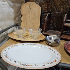 Repisa de Madera y Set de Vajilla Vintage - imagen 4