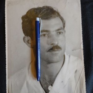 Fotografía Vintage Atilio García con Camiseta de Nacional - Estudio Del Río (c. 1940s/50s) - imagen 2