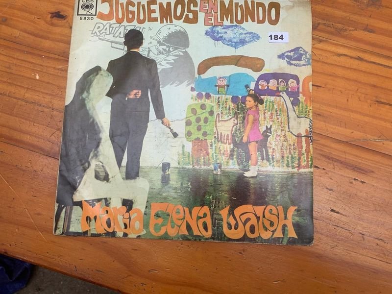 Vinilo Maria Elena - Ilustración Colorida - imagen 3