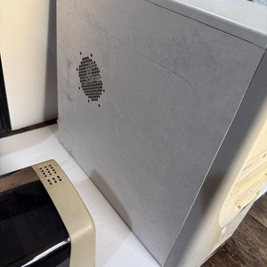 Lote de Artículos de Informática: 2 Torres, 2 Monitores, Teclado, Mouses, Micrófonos y Impresora - imagen 6