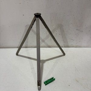 Lote siguiente: Trípode Metálico Plegable