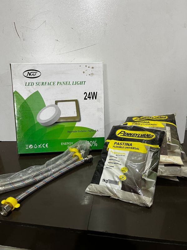 Luz de superficie LED, cable flexible universal y foco LED 24W