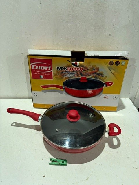 Wok Cuori Wokfuoco Rojo Sin Uso con Tapa de Vidrio