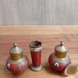 Lote anterior: Juego de Salero, Pimentero y Palillero de Bronce y Esmalte Cloisonné