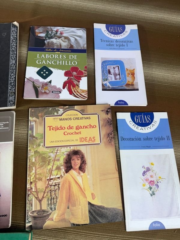 Gran lote de libros en español de bordado y costura - imagen 5