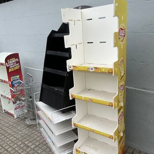5 Exhibidores Comerciales de Metal y Cartón - imagen 2
