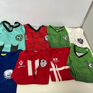 Lote de 9 Camisetas de Fútbol Varias, Incluye Uruguay Talle M - imagen 4