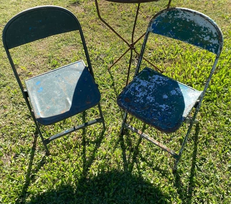 Lote de 2 Sillas Plegables Metálicas Antiguas