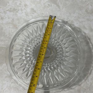 Lote de 4 piezas de vidrio y cristal: jarra, pastelera, florero y caramelera - imagen 9