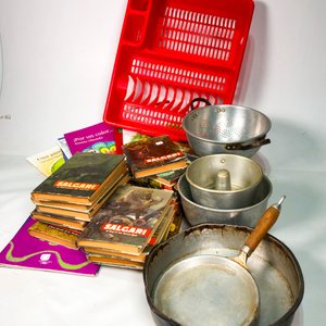 Secador de Platos Rojo, Utensilios de Cocina y Libros Infantiles - imagen 2