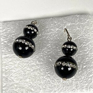 Par de Caravanas de Onix con Circonias y Anillo Negro - imagen 4