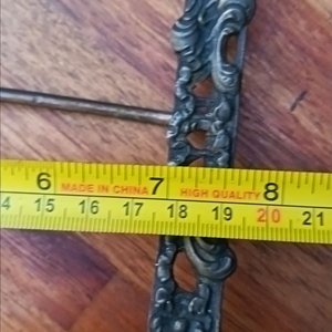 Bandeja Ovalada de Peltre, Jarra Aguamanil y Marco de Metal Labrado - imagen 9