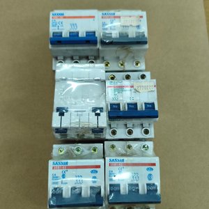 Seis Llaves Térmicas Tripolares Sassin para Tableros Eléctricos - imagen 2