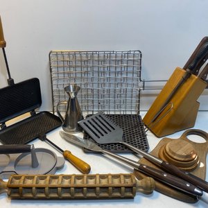 Set de Utensilios de Cocina y Parrilla: Sandwichera, Aceitera, Cuchillos y Más - imagen 1