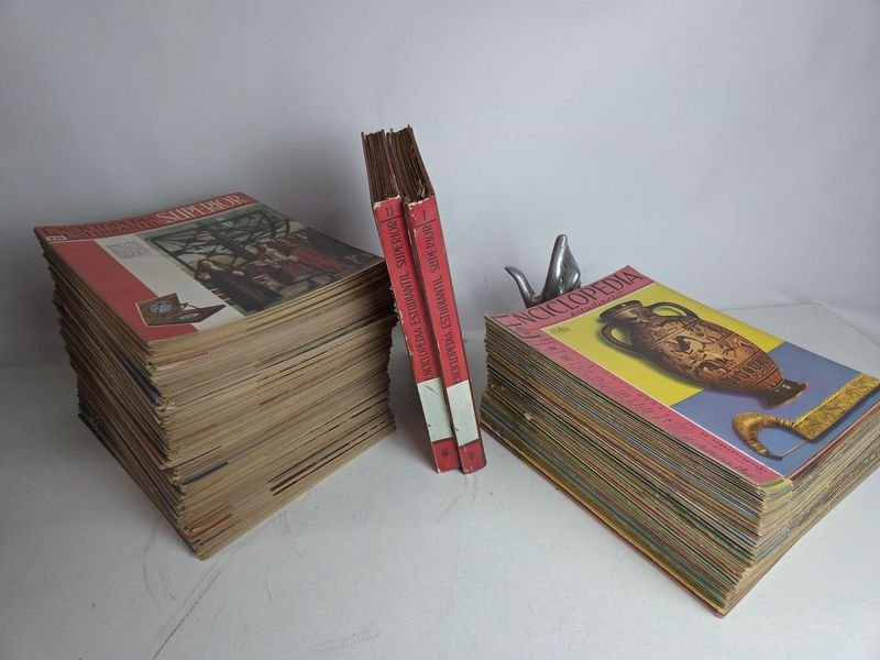 Lote anterior: Lote de revistas y enciclopedia en excelente estado