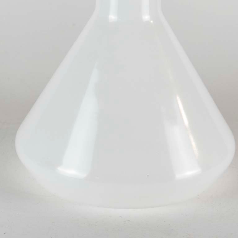Colgante de vidrio blanco con forma conica - imagen 2