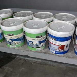 Lote siguiente: Lote de Pintura Vitro Pisos y Fachadas
