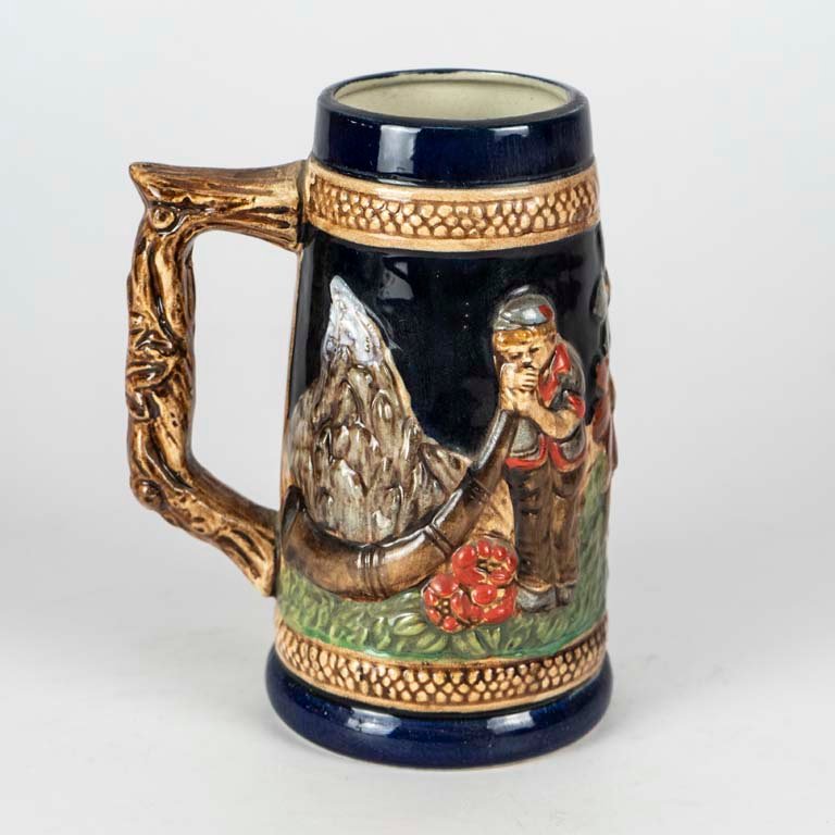 Jarra de cerveza cerámica con escenas en relieve Suiza - imagen 2