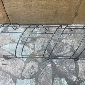 Porta Bicicletas de Hierro para 4 Unidades - imagen 2