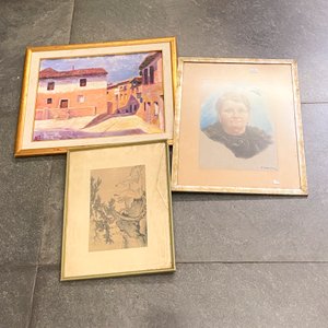 Trío de Cuadros: Óleo de Paisaje Urbano, Retrato y Dibujo Oriental - imagen 2