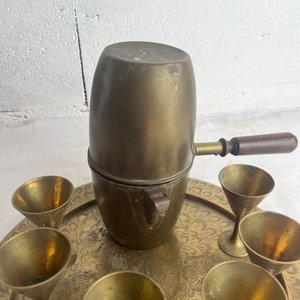 Juego de Café Turco en Bronce con Cafetera, 6 Copas y Bandeja Cincelada - imagen 10
