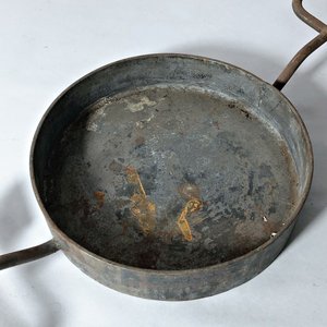 Lote de 3 piezas: 2 sartenes redondas de hierro y 1 brasero - imagen 3