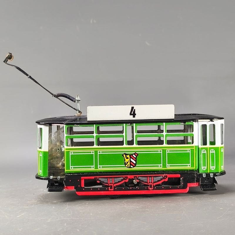 Modelo de Tranvía N°4 en Chapa a Cuerda Completo y Funcionando - imagen 7