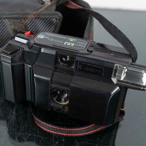 Cámara Fotográfica Canon Automática con Flash y Estuche - imagen 2