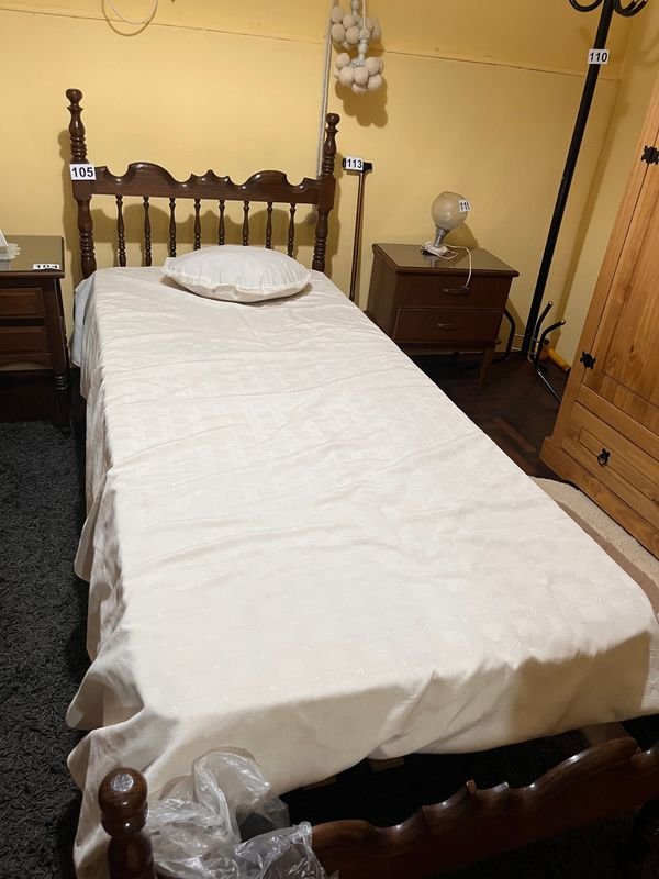 Cama Inglésa y Colchón de Una Plaza - Muebles de Hogar - imagen 2