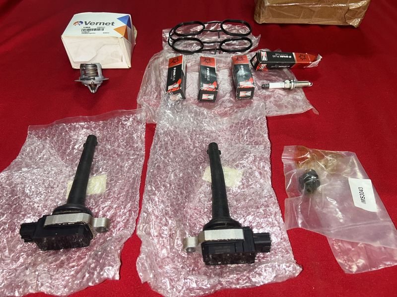 Repuestos para Nissan Tiida: Bobinas, Bujías y Termostato