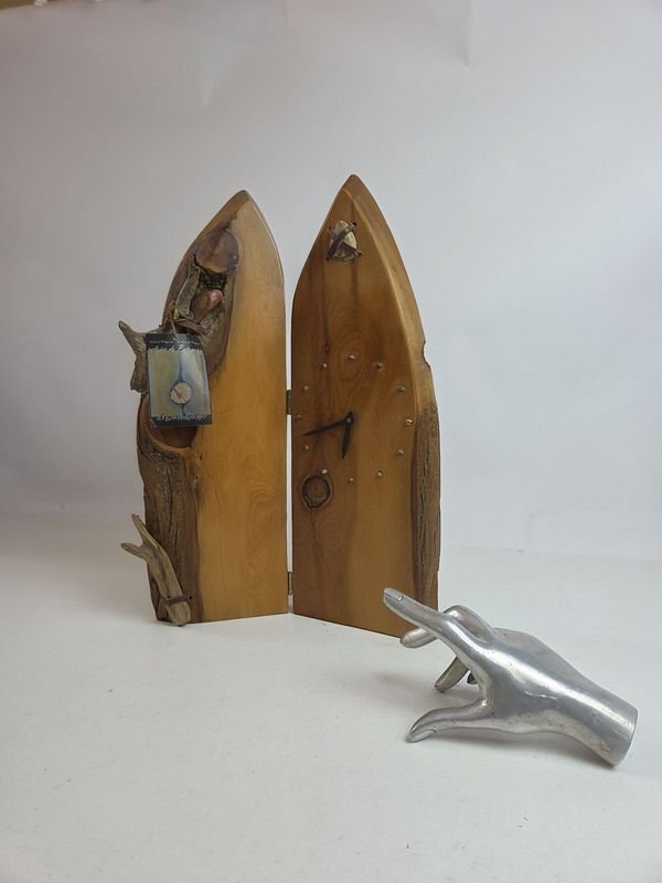 Reloj de madera patagonia, handmade con minerales - imagen 2