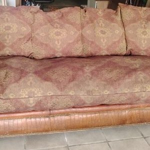 Antiguo Sofá de Cuero y Gobelino con Detalles Vintage - imagen 6