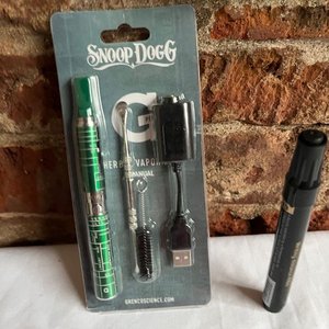 Lote siguiente: Vaporizador Snoop Dogg Herbal Nuevo