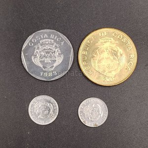 Lote siguiente: Lote de 4 Monedas de Costa Rica