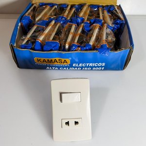 10 Placas de Interruptor y Enchufe Eléctrico Kamasa - imagen 1