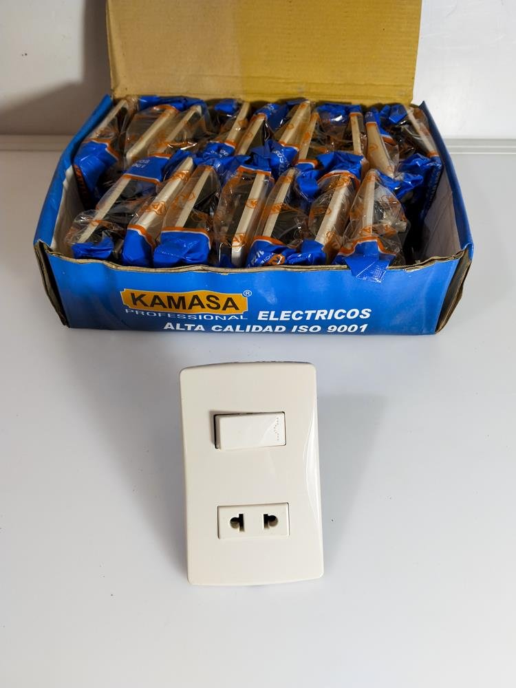 10 Placas de Interruptor y Enchufe Eléctrico Kamasa