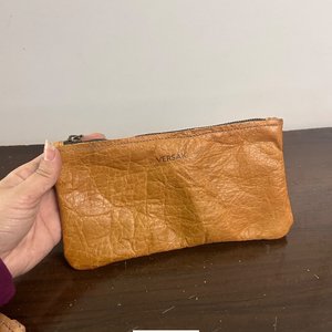 Lote siguiente: Monedero/Neceser de Cuero Marrón Marca VERSAK Nuevo