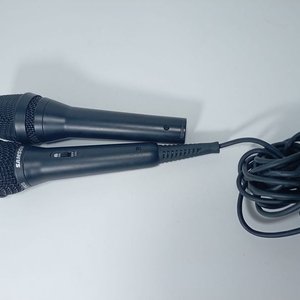 Par de Micrófonos Samson y AKG con Cable y Conector - imagen 2