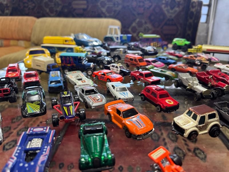 Gran lote de autos y vehículos variados - imagen 10