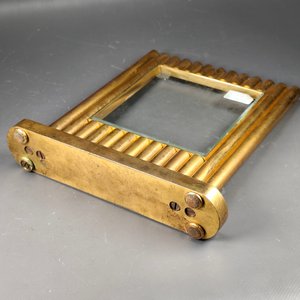Portarretratos de Bronce Macizo con Vidrio Biselado y Diseño Tubular - imagen 8