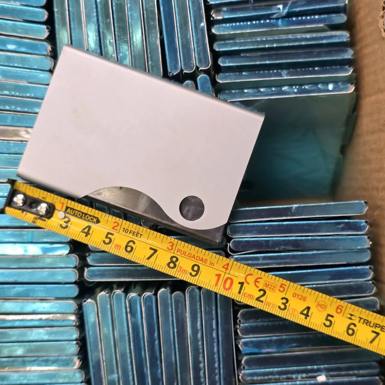 Lote de tarjeteros metálicos en caja - imagen 2
