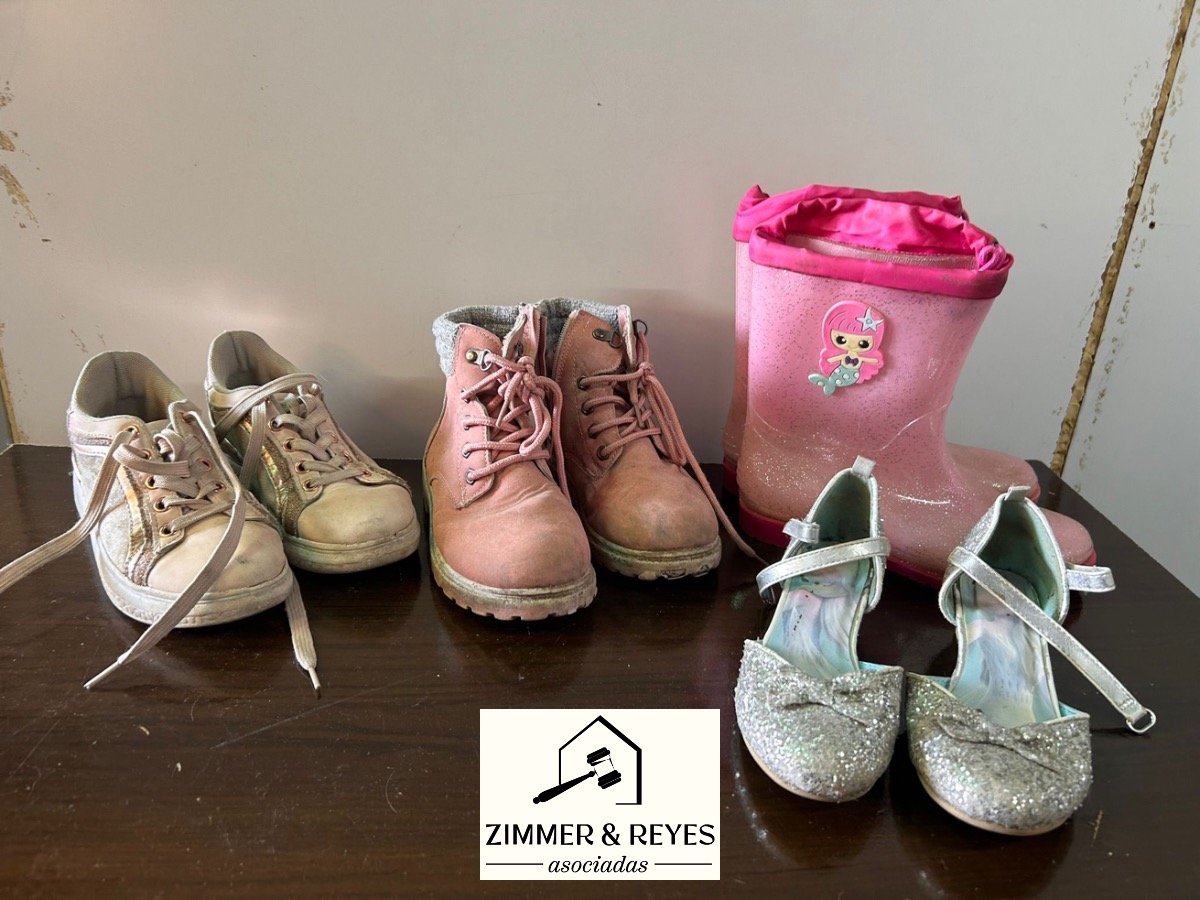 Lote de Calzado Infantil Talle 33: Zapatillas, Botas y Zapatos Brillantes