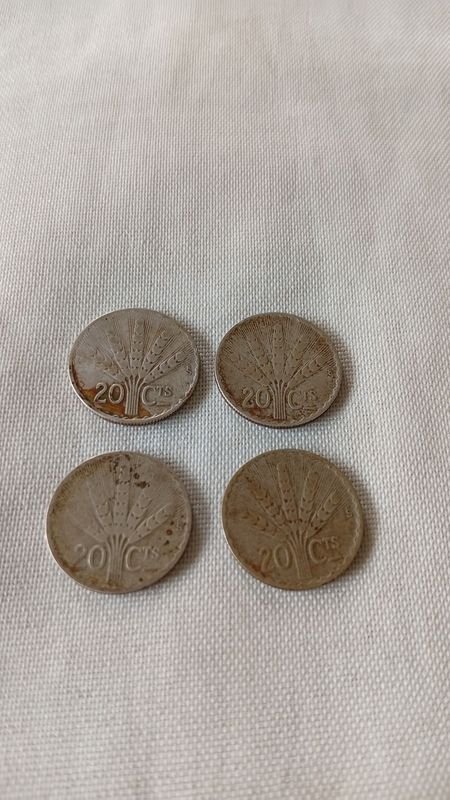 4 Monedas de Plata Uruguayas "20 Cts"