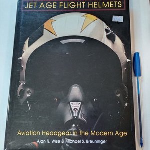 Lote anterior: Libro Jet Age Flight Helmets: Aviation Headgear in the Modern Age
