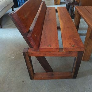 Juego de Patio de Madera: 2 Bancos y Mesa Central - imagen 8
