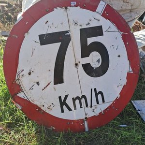 Lote anterior: Cartel de señalización de 75 km/h, diametro 75 cm