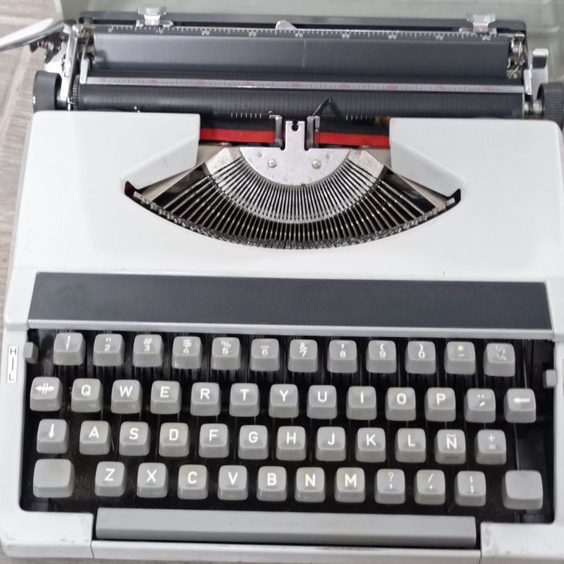 Maquina de escribir japonesa en buen estado - imagen 2