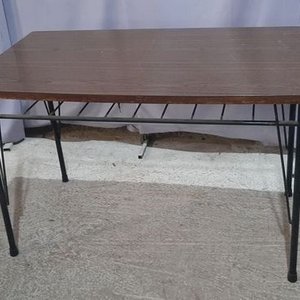 Mesa Marrón con 4 Sillas de Madera y Metal - imagen 3